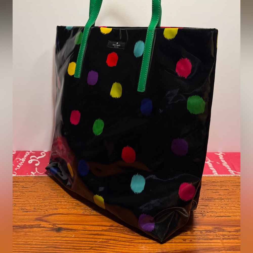 kate spade New York Retro Polka Dot Daycation Tote Bag - Picture 4 of 12